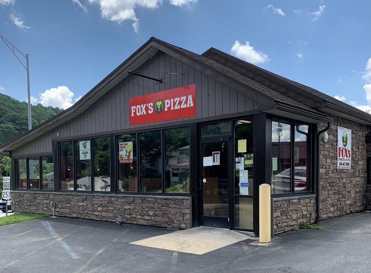 Fox's Pizza Den
